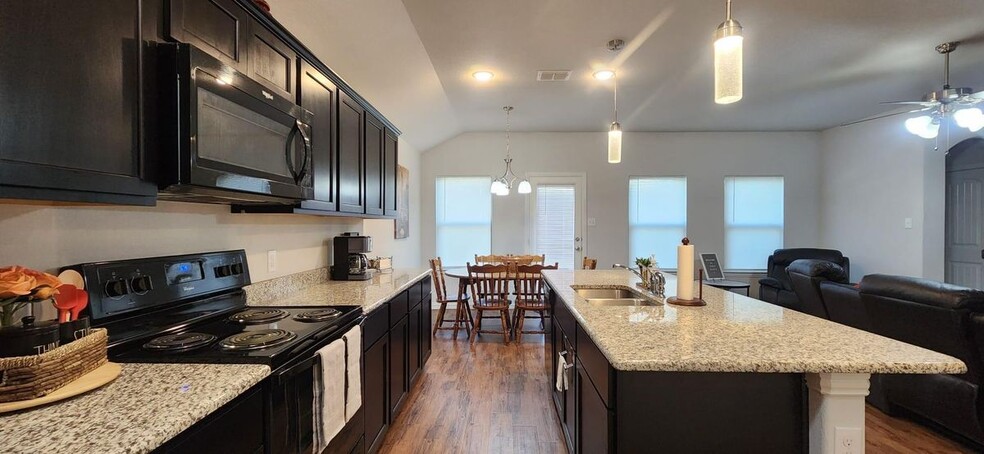 Building Photo - 2864 Pacifico Wy