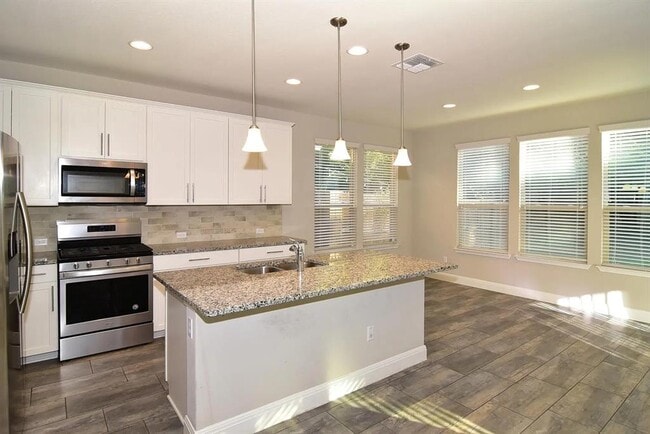 Building Photo - 1050 Kenney Fort Crossing