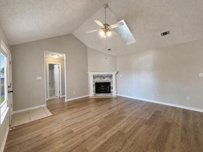 Building Photo - 1108 Post Oak Path