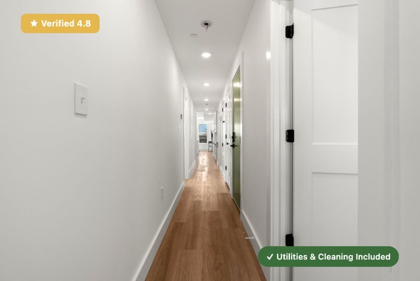 Building Photo - Furnished Private Bedroom with Private Bath in East Boston!