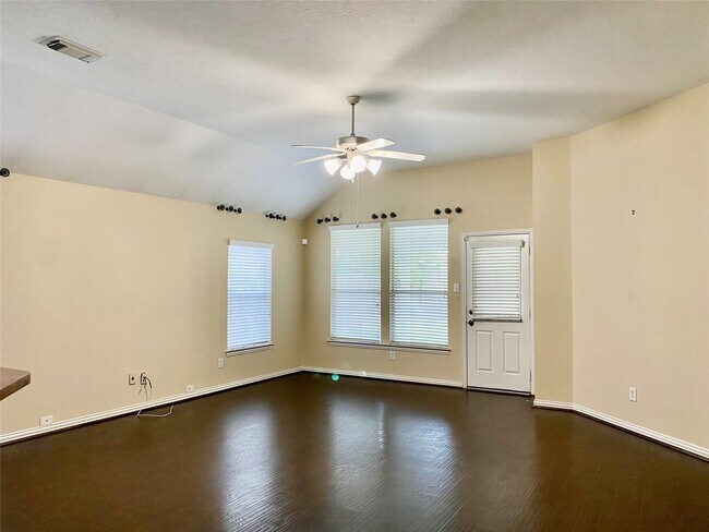 Building Photo - 7038 Cornflower Ln