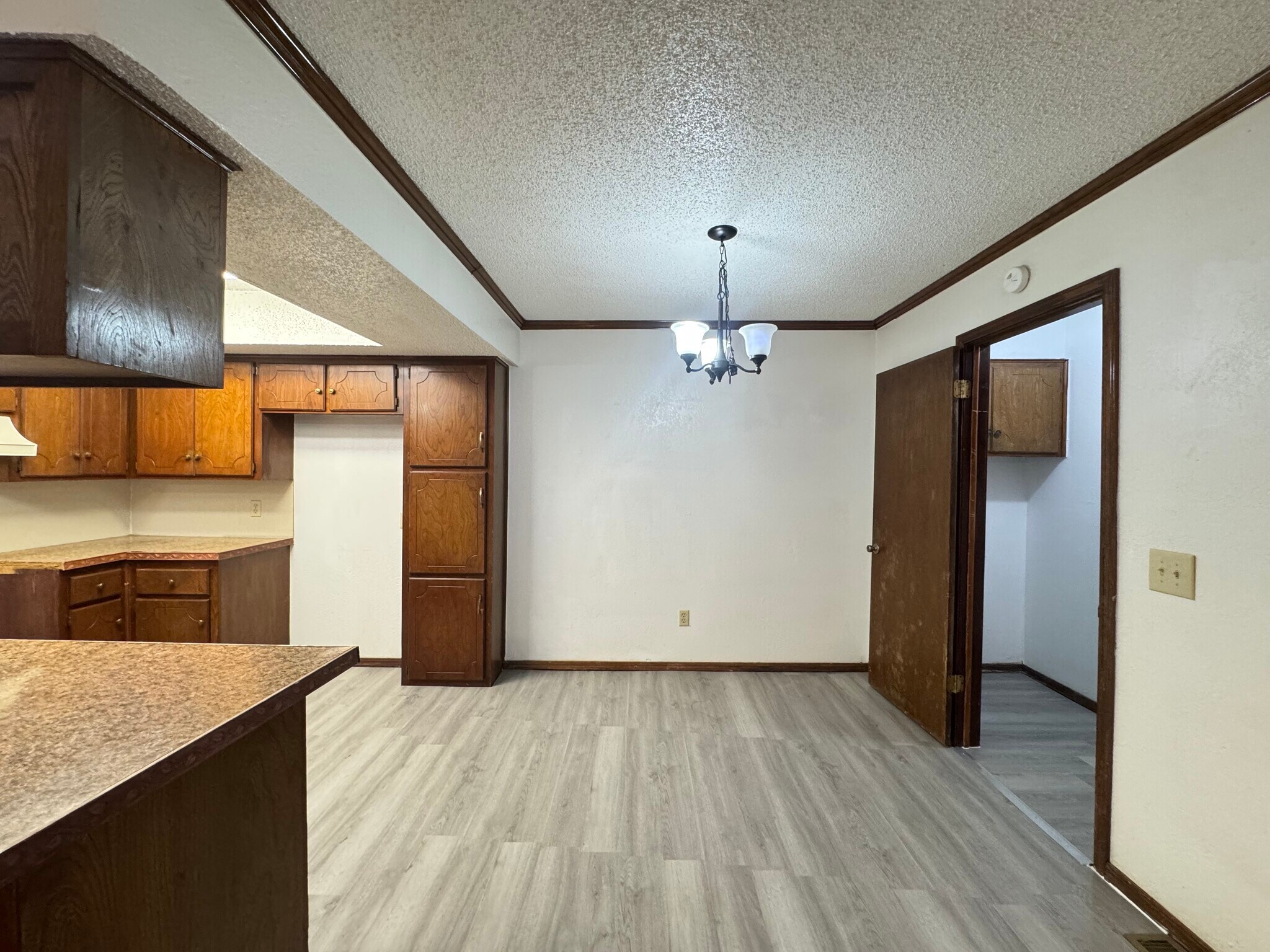 Building Photo - 9915 Larkspur Ln