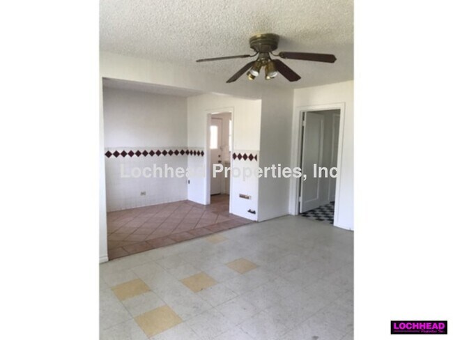 Building Photo - 1 bedroom duplex!!!! Dallas!