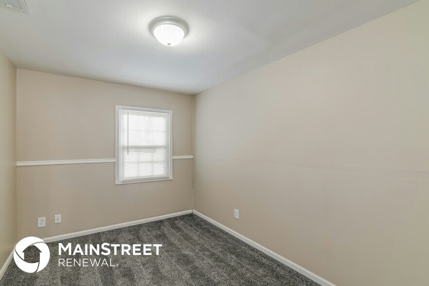 Building Photo - 5810 Alanadale Dr