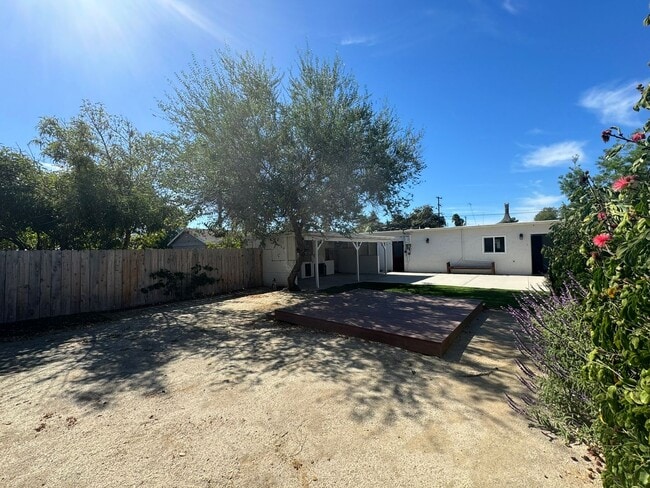 Building Photo - 3BR/2BA HOME available NOW in FLETCHER PAR...