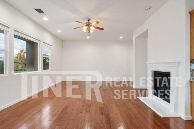 Building Photo - 6025 CreekBerry Wy