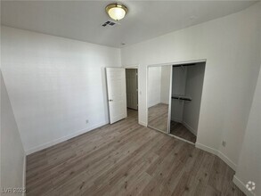 Building Photo - 8772 Bridgeport Bay Ave