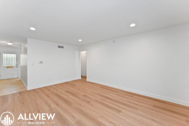 Building Photo - 16661 Bartlett Ln