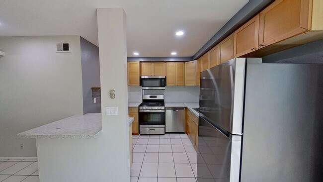 Building Photo - 4546 Jamestowne