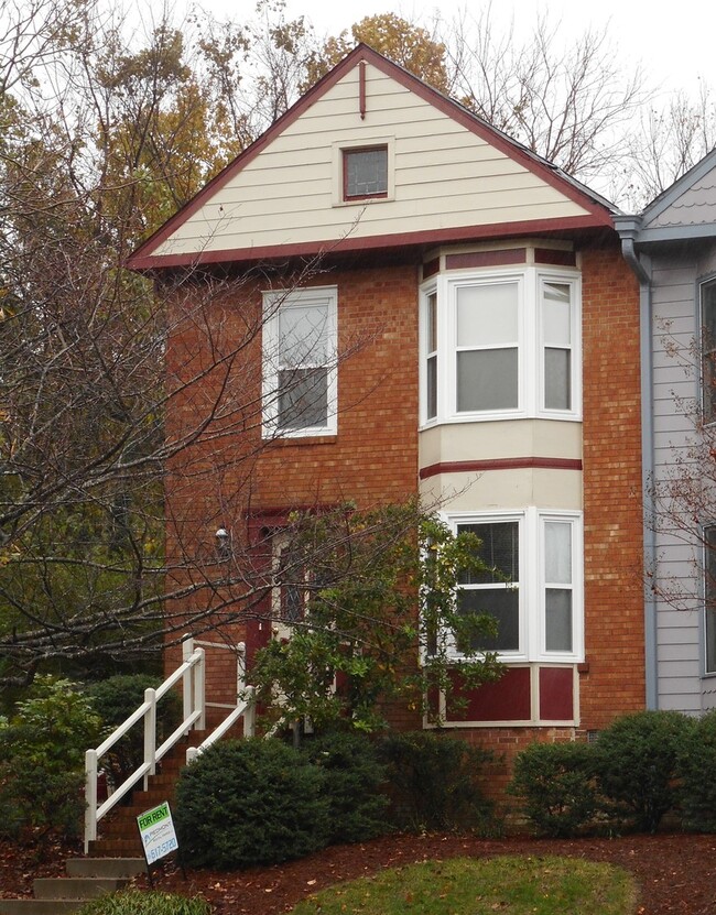 Building Photo - 515 Spring Garden St