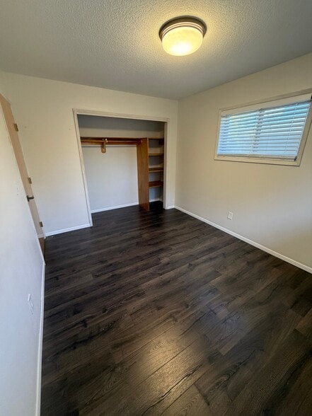Building Photo - 4206 NE 131st Pl