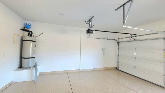 Building Photo - 5447 Splendido Ave