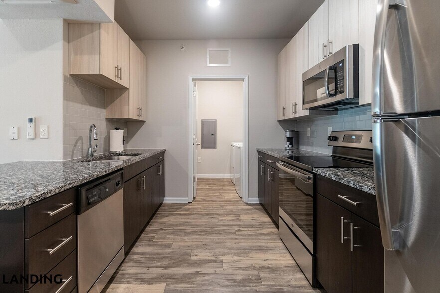 Building Photo - 655 W Mallard Creek Church Rd