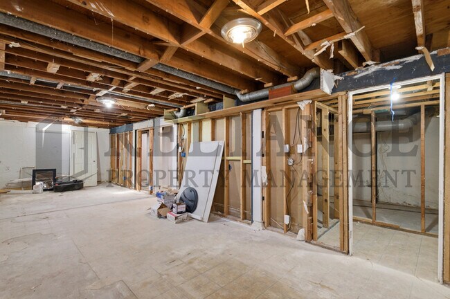 Building Photo - 6651 N Scottsville St