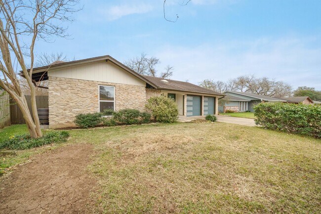Building Photo - 2515 Berkett Dr