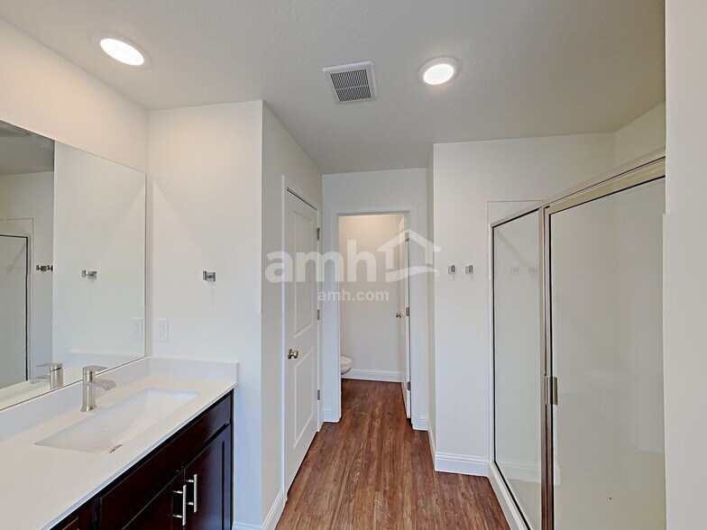 Building Photo - 2434 E Buckskin Way