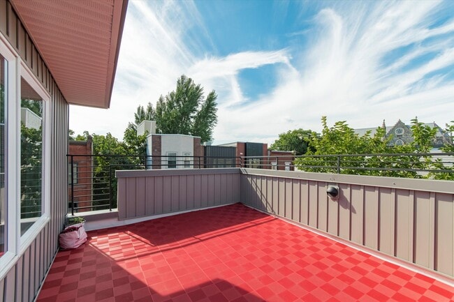 Building Photo - 1739 Page St