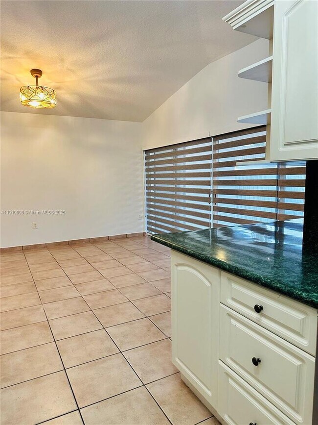 Building Photo - 1101 NW 134th Pl