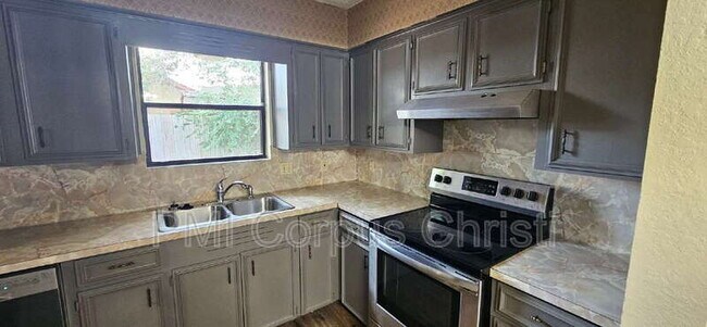 Building Photo - 6106 Angus Dr