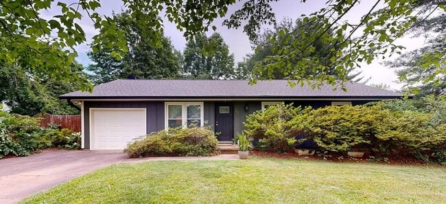 Primary Photo - 22 King Arthur Pl