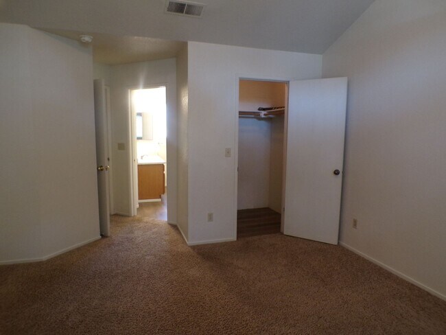Building Photo - 1309 Cape Cod Dr