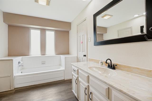 Building Photo - 2515 Rosebud Cir