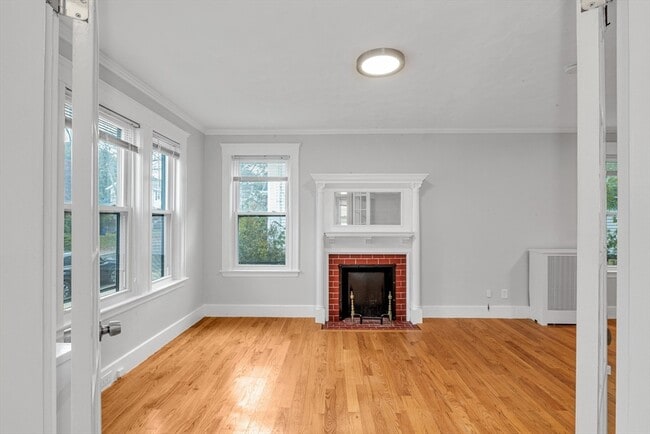 Building Photo - 204 Maple St