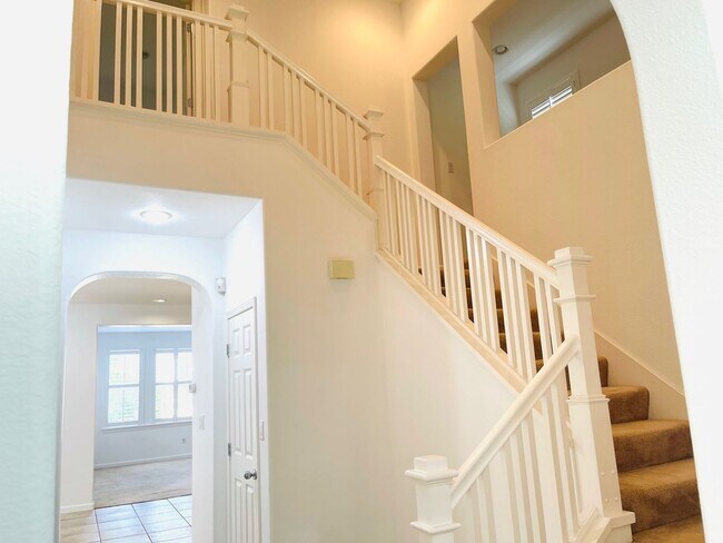 Building Photo - 4285 Bromley Ct