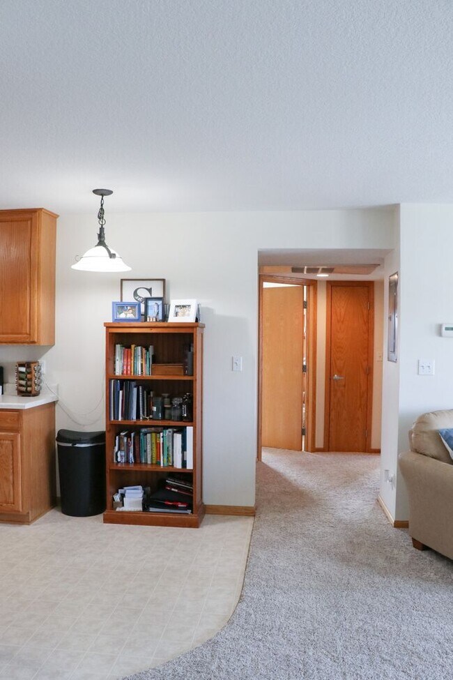 Building Photo - 2519 Bristol Dr