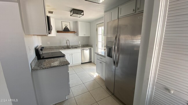 Building Photo - 1714 N 17th Ave