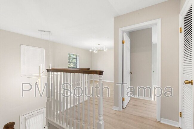 Building Photo - 3110 W Villa Rosa St