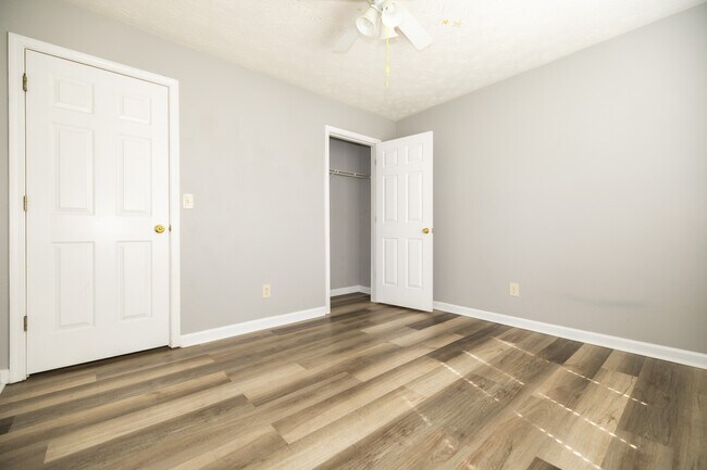 Building Photo - 599 Rivulett Ct