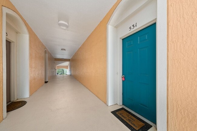 Building Photo - Welcome to this beautifully laid-out 2-bed...