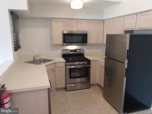 Building Photo - 1336 Tristram Cir