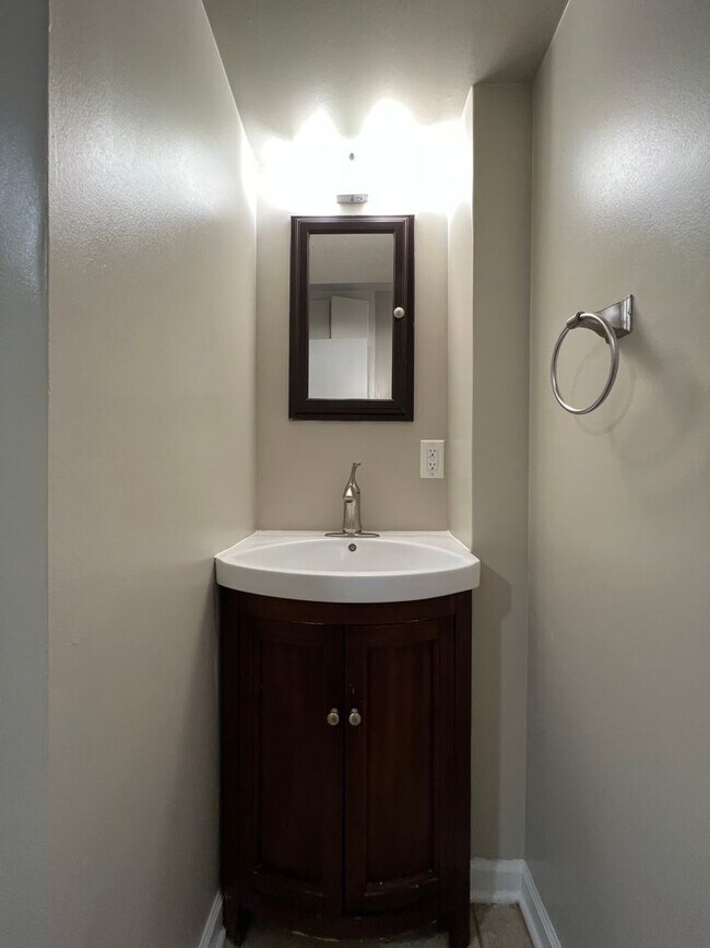 Building Photo - 3 Bedroom / 2 Bath in Dalraida