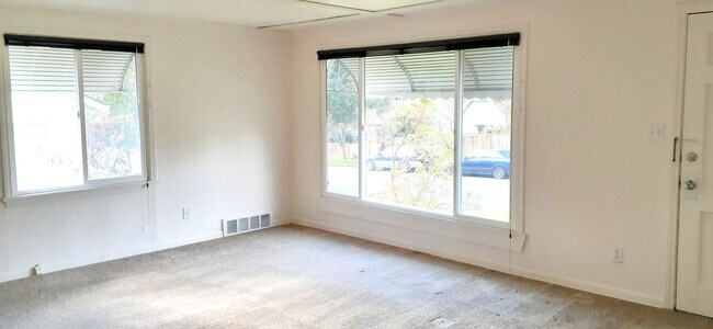 Building Photo - 3Bd/1Ba Seattle House