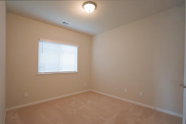 Building Photo - 29034 Canyon Oak Dr