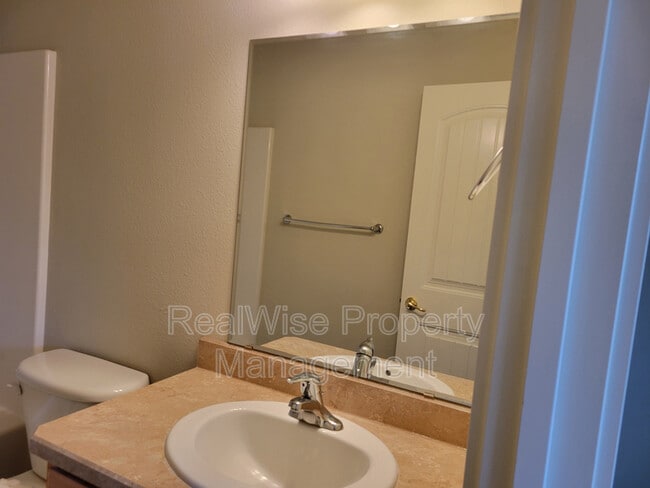 Building Photo - 2464 SW Timber View Ct