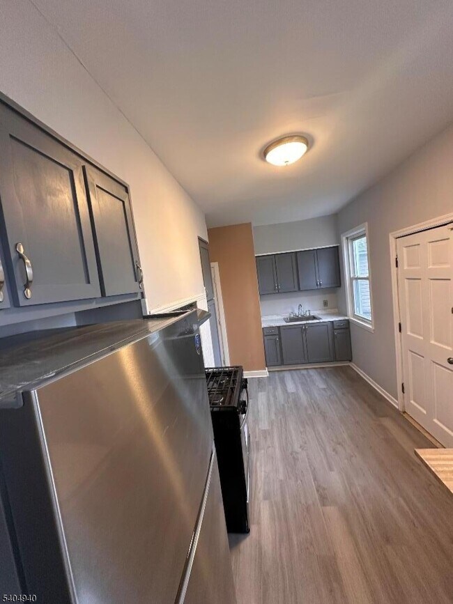 Building Photo - 956 Lafayette St