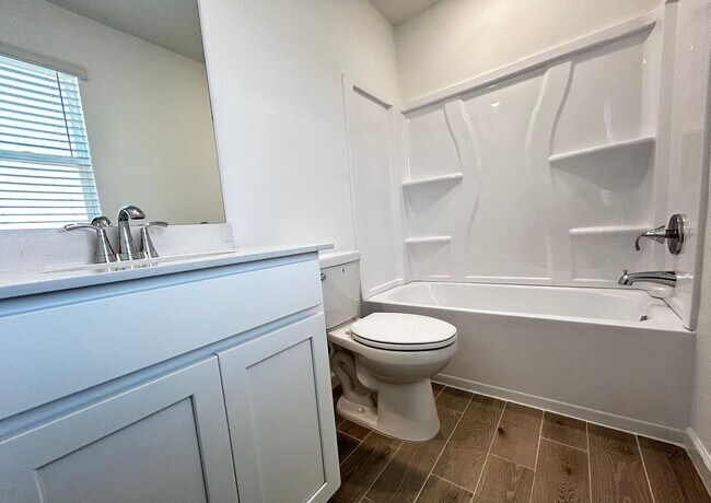 Building Photo - Brand New 4/3.5 Two Story Home with Loft. ...