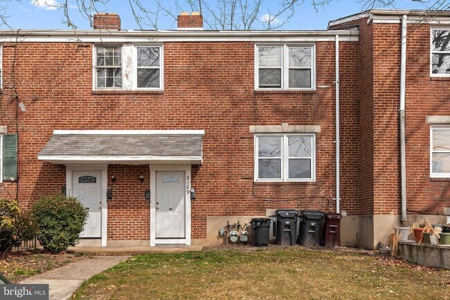 Building Photo - 3109 W 2nd St