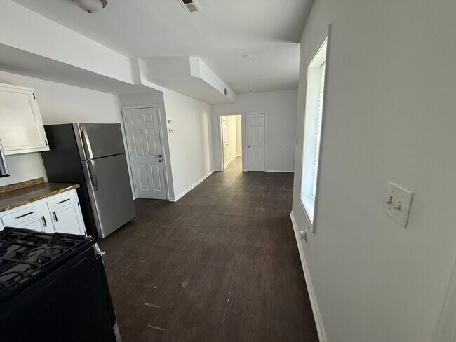 Building Photo - Freshly updated 2-bedroom unit, $1,450.00, Southbridge neighborhood, Wilmington