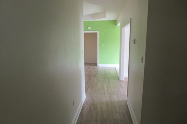 Building Photo - 1030 Gage Dr