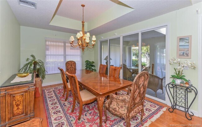 Building Photo - 3510 SE Cambridge Dr