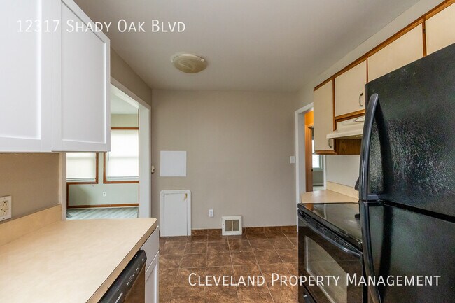 Building Photo - Updated Garfield Hts Bungalow