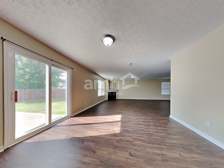 Building Photo - 1351 Blue Ridge Ln