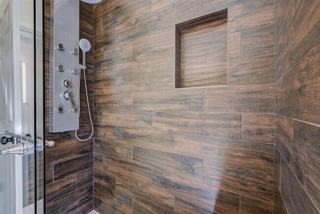 Building Photo - 3403 Linkwood Dr