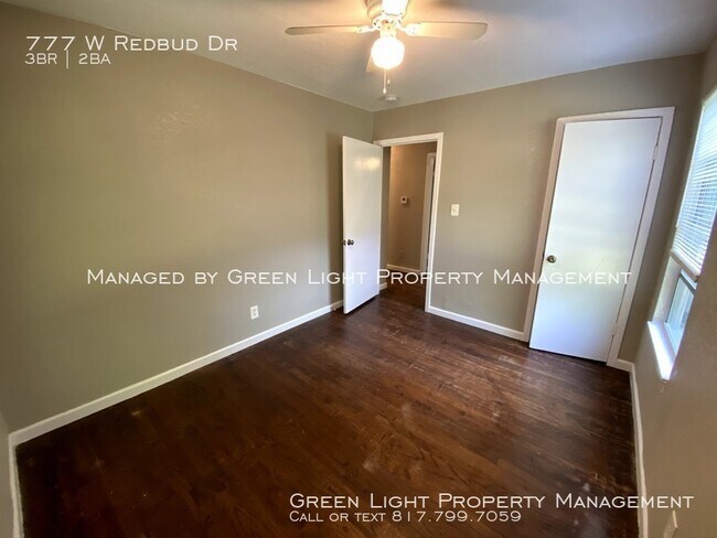 Building Photo - 777 W Redbud Dr