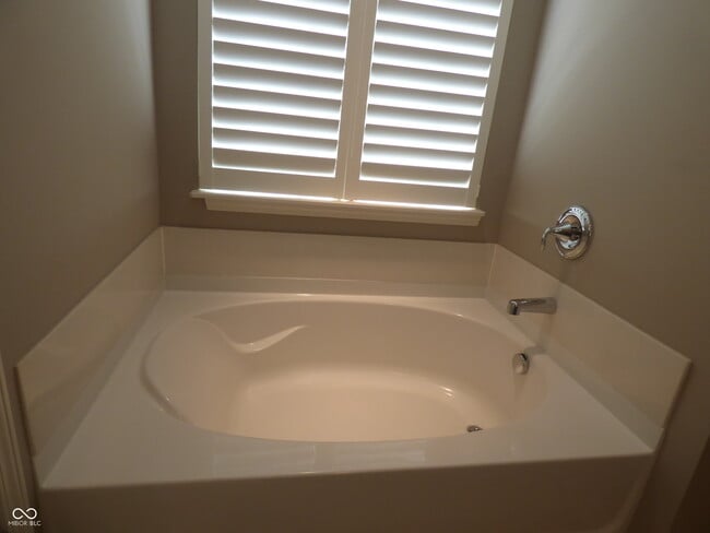 Building Photo - 8213 Katrina Way