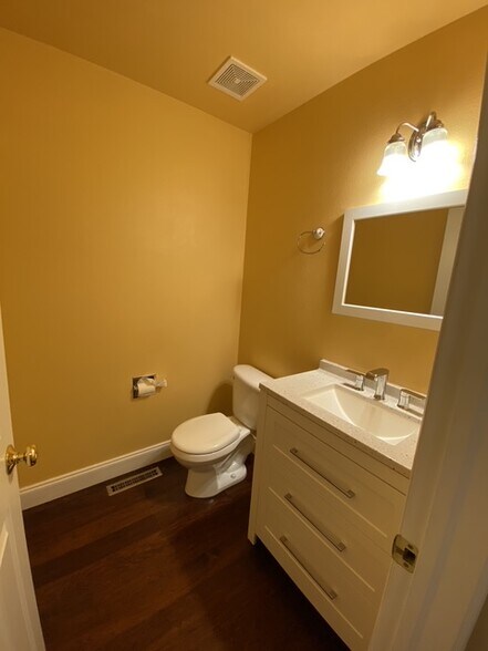 Building Photo - 5127 Stillwater Creek Dr